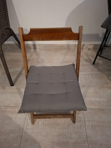 Vendo jogo de mesa dobravel com as 4 cadeiras em perfeito estado.  