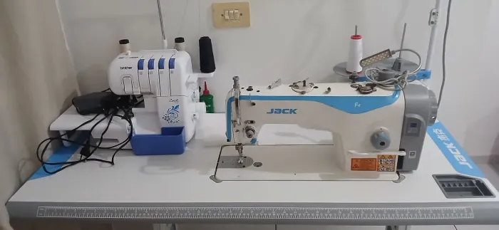 Maquina reta jack F4