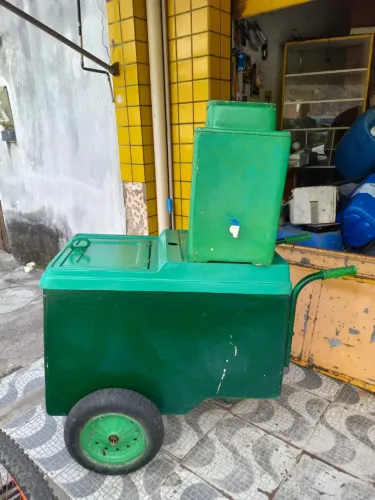 Vendo carrinho de côco 