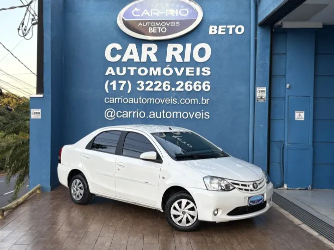 Toyota Etios X Sedan 1.5 Flex 16V 4P Mec. 2015