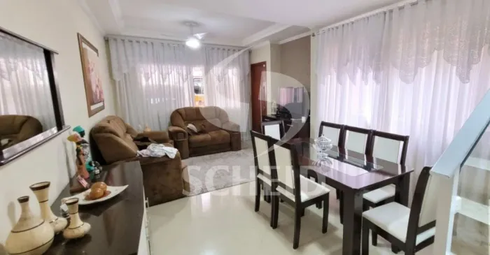 Sobrado de 200m² com 4 quartos e 4 vagas de garagem à venda em Jardim Prudência - SP