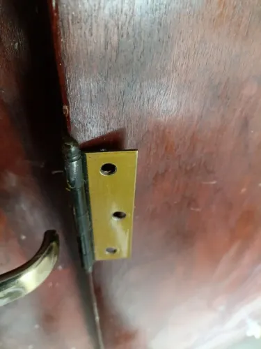 Dobradiça de metal cada 3 50.00 reais
