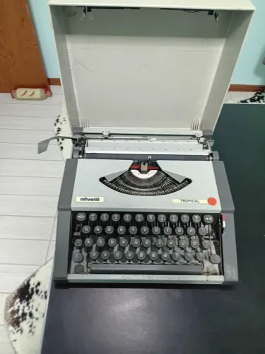Atenção Colecionadores! "Máquina de Escrever"