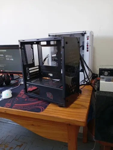Gabinete Micro ATX PRETO USADO 