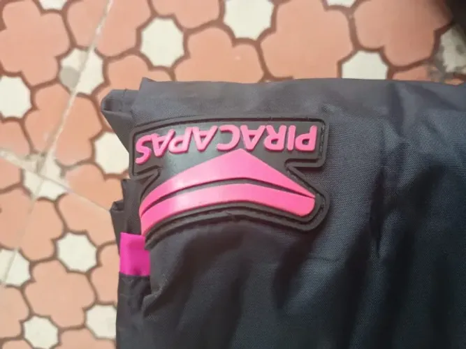 Capa (jaqueta + calça ) de Chuva de Nylon Piracapas + 1 par de galochas.