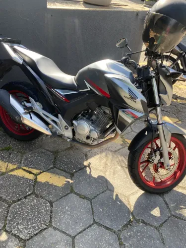 Moto CB twister 