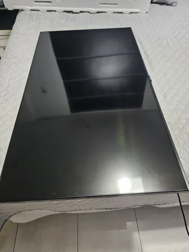 TV Samsung 50 polegadas UN50TU8000G com defeito