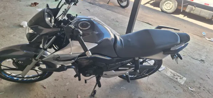 Titan 160