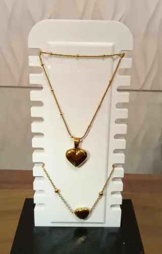 Colar, pulseiras e brincos