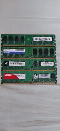 4 DDR2 e 1 DDR3