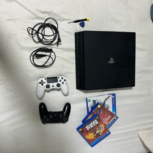 PS4 PRO 1 TB + Controles + Jogos Físicos