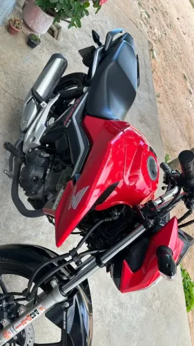 Vende se titan 20,21 único dono 