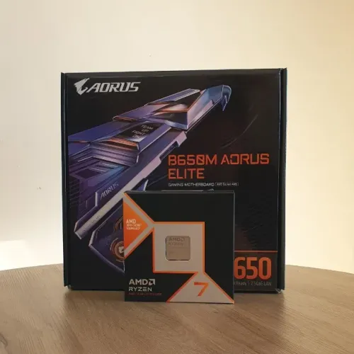 KIT UPGRADE RYZEN 7 9800X3D + PLACA MAE GIGABYTE B650M AORUS ELITE AM5 MATX DDR5 NOVO!