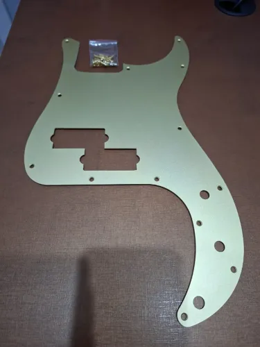 Escudo Baixo Precision Bass Dourado Aluminio