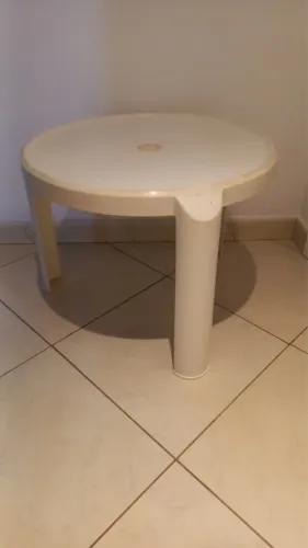 Mesa de plástico (altura: 43cm)
