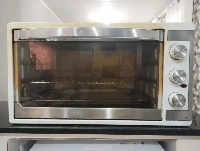 Forno elétrico Philco 50 litros.