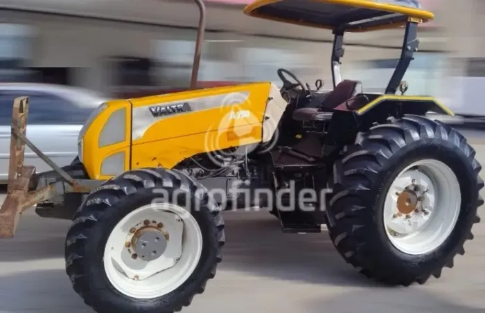 Trator Valtra A750 Ano 2014