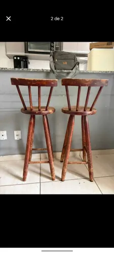 Banqueta alta com encosto