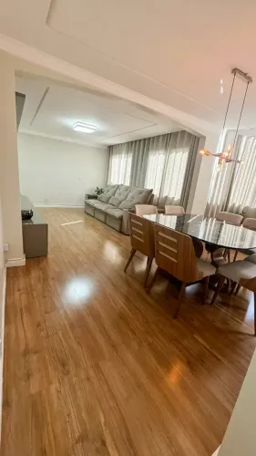 Apartamento para venda tem 138 metros quadrados com 4 quartos