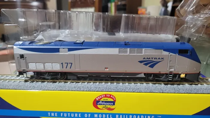 Athearn RTR Amtrak P42DC #177