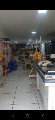 Aluga-se ponto comercial e venda do estoque com 50% de desconto
