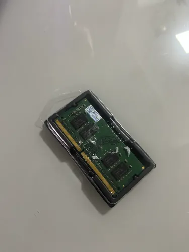 Memória RAM Kingston ValueRAM 8GB DDR4 usada