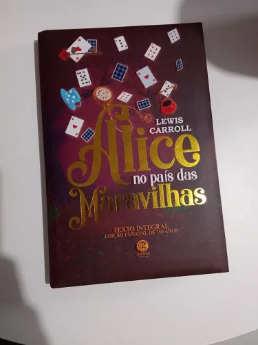Livro Alice no País das Maravilhas(edição especial 160 anos)