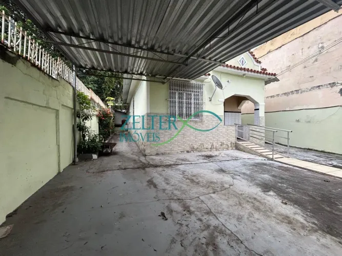 Excelente terreno 250m2 composto por 01 Casa com 02 quartos, sala, cozinha, e 02 kitnets n