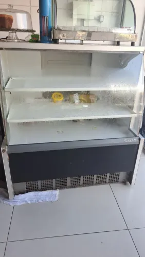 Balcão expositor para lanchonete