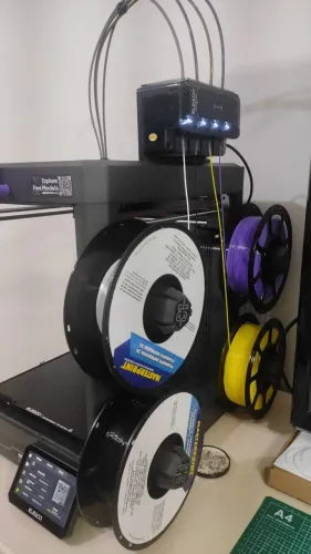 Impressora 3D Elegoo centauri 2 com Canvas 200hs de uso