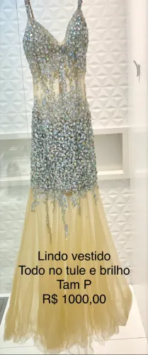 Vestido de festa no tule e brilho