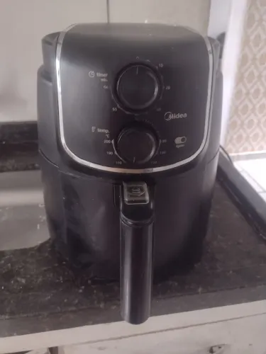Vendo Airfryer está funcionando ótimamente bem o valor é de r$ 68