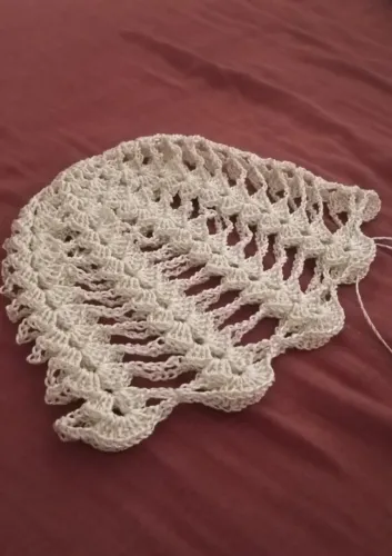 headpiece + Top sobreposição em crochê com detalhes em paetê 