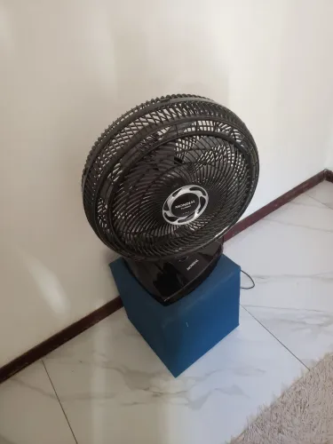 Cama ' ventilador ' guarda roupa ' e outros itens 