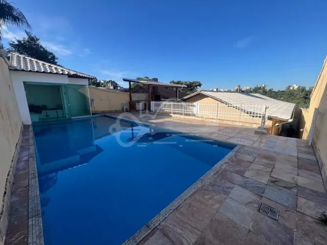 Casa comercial para aluguel, 6 quartos, 2 suítes, 2 vagas, Planalto - Belo Horizonte/MG