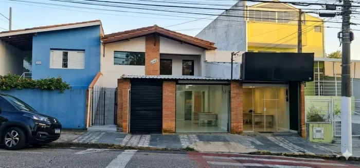 Prédio Comercial na Rua Aparecida - 250m² A.C | Perfeito para Clínicas, Escolas e Corporat
