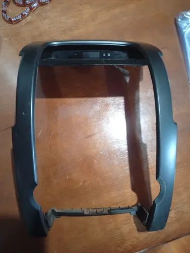 Moldura original com relógio da multimídia do Kia Sorento 2010/2011or