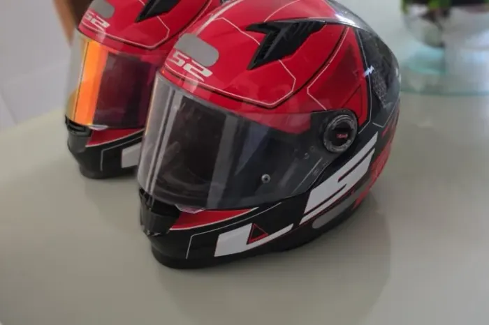 CAPACETE LS2 CLASSIC FF358 ULTRA VERMELHO - TAM. 62
