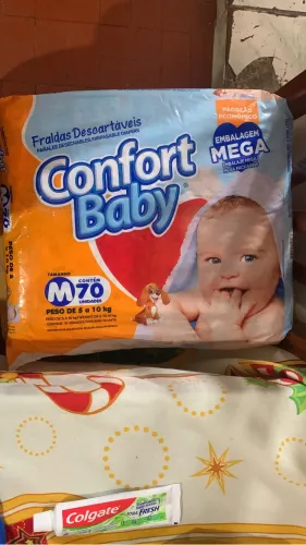 02 Pacotes de Fraldas com 70 unidades confot baby M