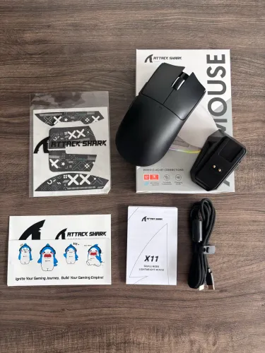 Mouse Gamer Attack Shark X11 - Sem Fio - Com dock - NOVO/ LACRADO