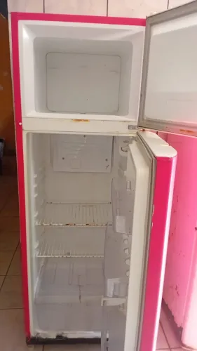 Vendo uma geladeira