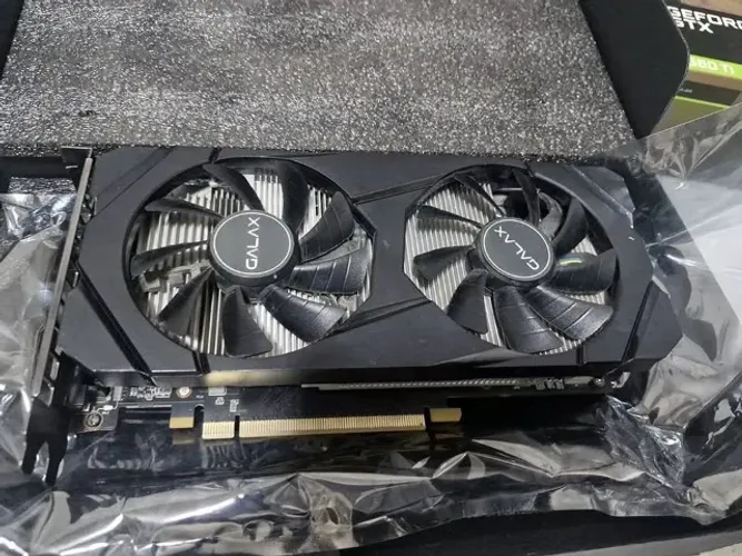 GALAX 1660 TI OC 1CLICK muito nova e na caixa