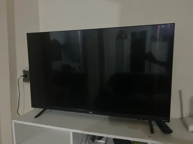 VENDO SMART TV ROKU 43 POLEGADAS USADA