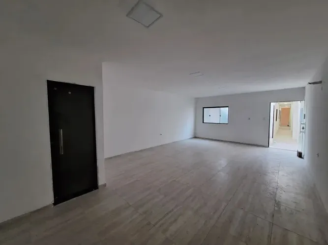 Alugo Salas comerciais NOVAS no 1º andar com 45 m² na Avenida Macéio no Tabuleiro do Marti