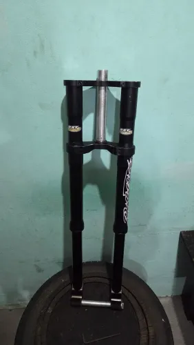 Vendo suspensão rst double crown upsid down 203mm