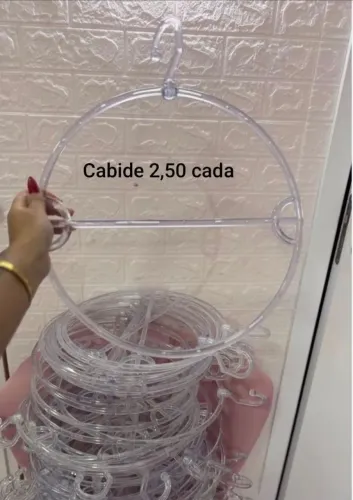 Cabides de acrílico para biquíni e lingerie 
