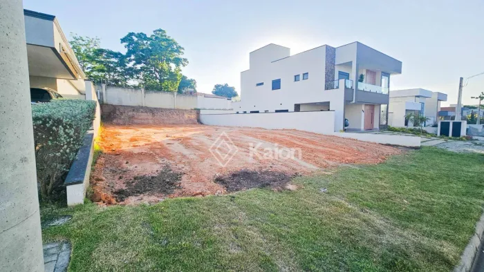 Terreno à venda no Condomínio Portal dos Bandeirantes Salto em Salto/SP