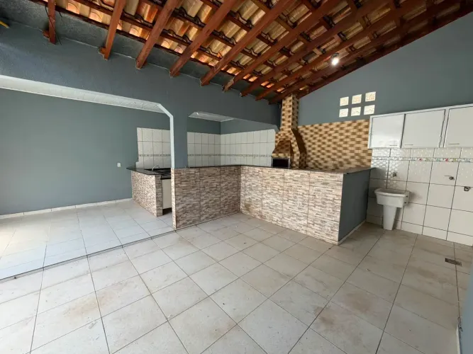 Casa Ampla com 3 Quartos (1 Suíte) + Planejados | CPA IV | Próxima ao 3º BPM