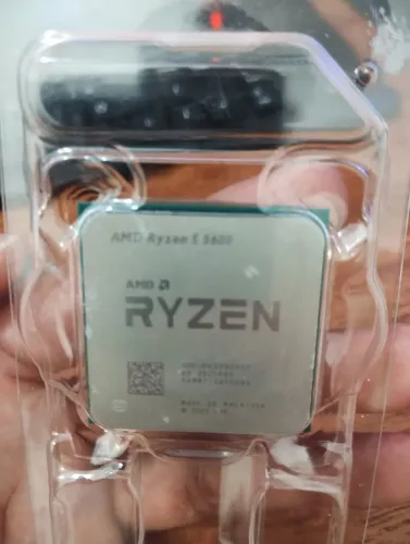 Processador Ryzen 5 5600 com Cooler Box