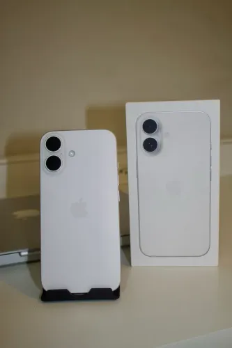 iPhone 16 Branco - 256GB - 95% - Garantia Apple